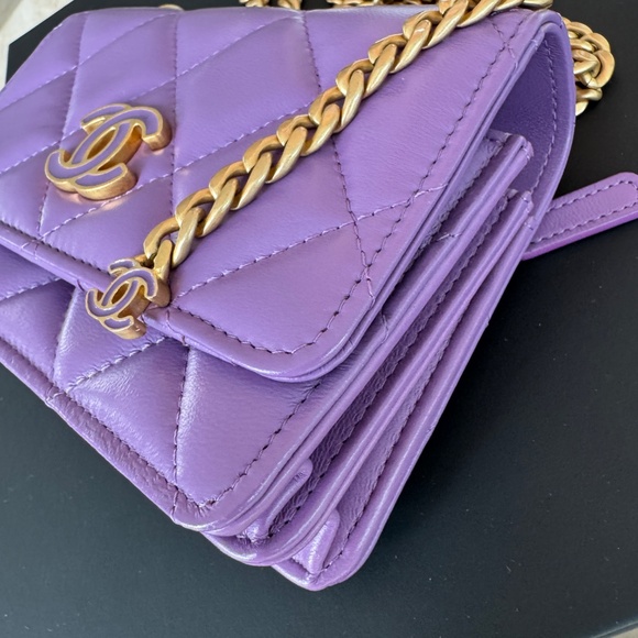 Purple Chanel Wallet on Chain - Picture 3 of 12